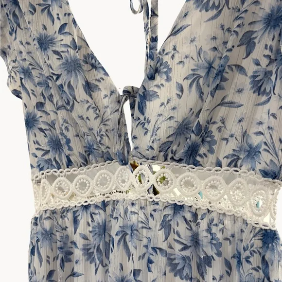 ✨ Don’t Miss Out! Lulus Blue Floral Open-Back Dress – X
Midi Dress - Picture 5 of 8